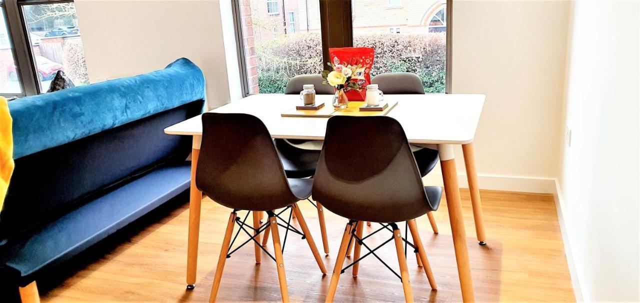 Cliftonville Heights - 2 Bed Home Away From Home นอร์ทแธมป์ตัน ภายนอก รูปภาพ