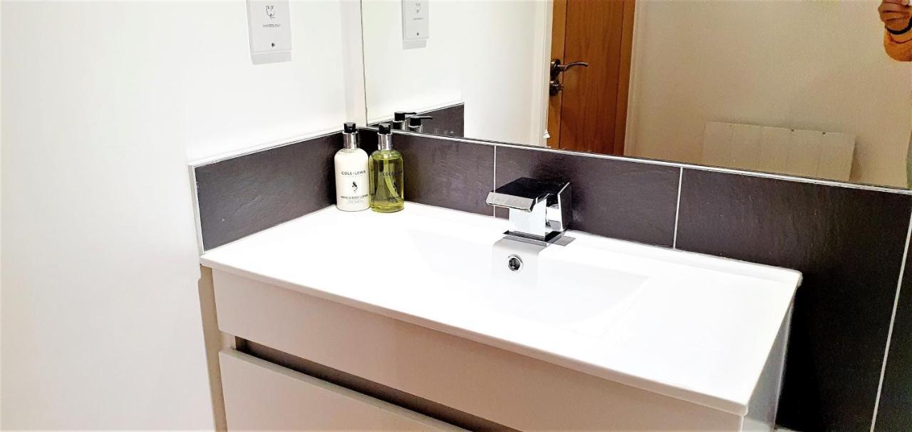 Cliftonville Heights - 2 Bed Home Away From Home นอร์ทแธมป์ตัน ภายนอก รูปภาพ