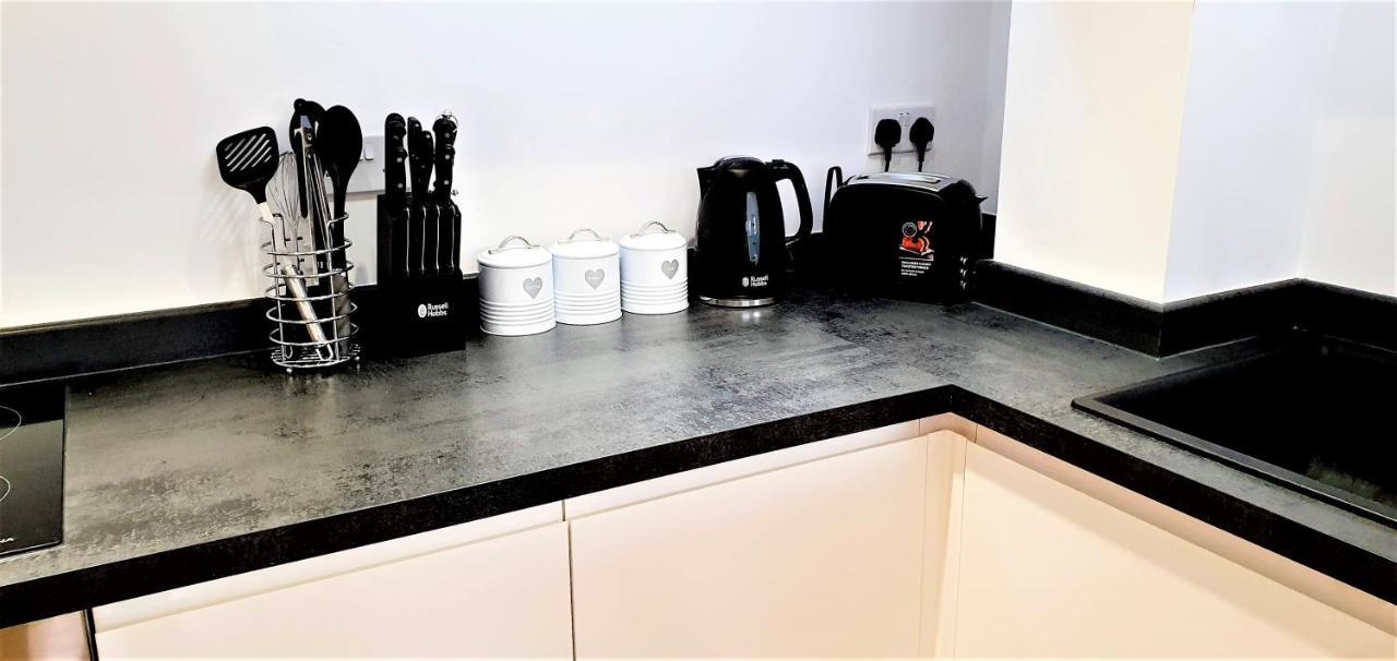 Cliftonville Heights - 2 Bed Home Away From Home นอร์ทแธมป์ตัน ภายนอก รูปภาพ