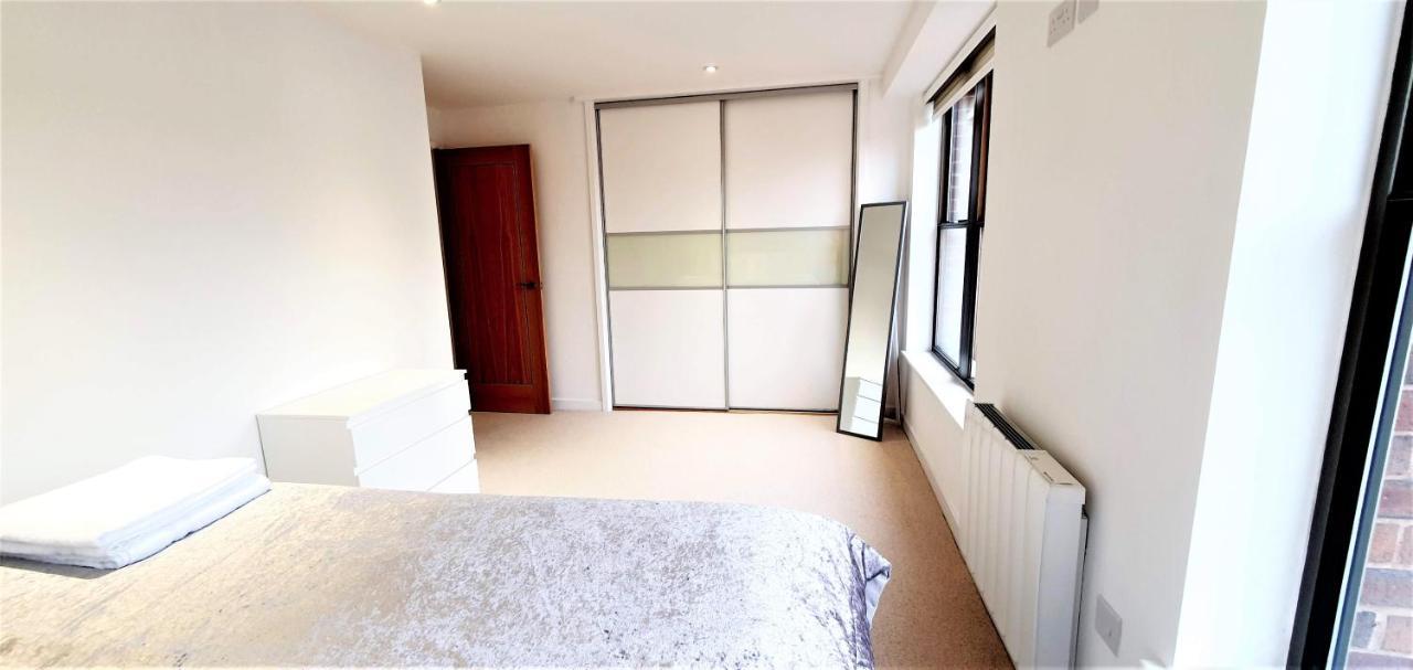 Cliftonville Heights - 2 Bed Home Away From Home นอร์ทแธมป์ตัน ภายนอก รูปภาพ